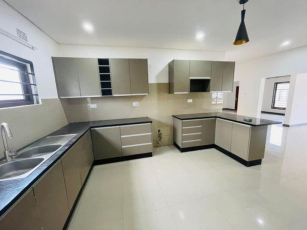 3-bedroom-flat-for-rent-in-ibex-hill-big-4