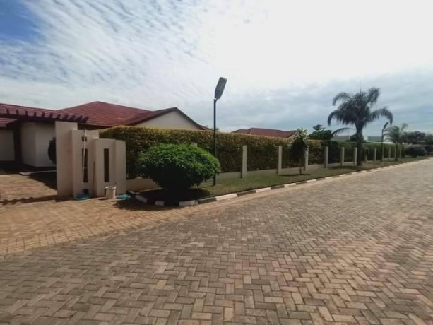 4-bedroom-apartment-for-rent-in-lilayi-big-7