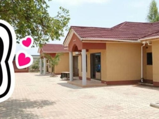 3-bedroom-flat-for-rent-in-ibex-meanwood