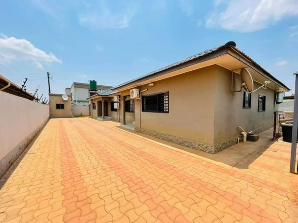 3-bedroom-semi-detached-house-for-rent-in-ibex-hill-big-2