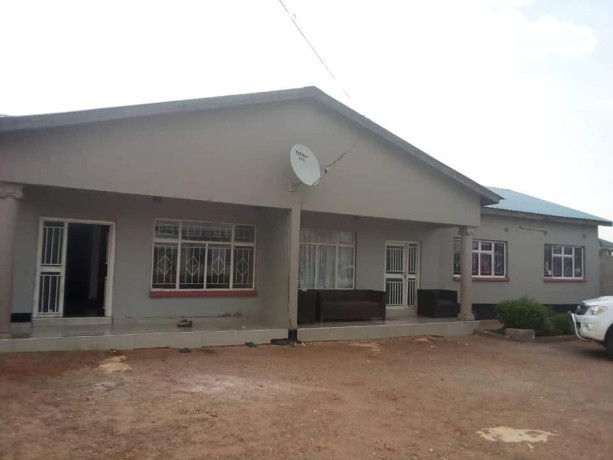 3-bedroom-flat-for-rent-in-chalala-big-7