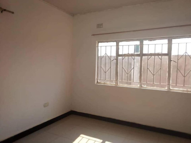 3-bedroom-flat-for-rent-in-chalala-big-2