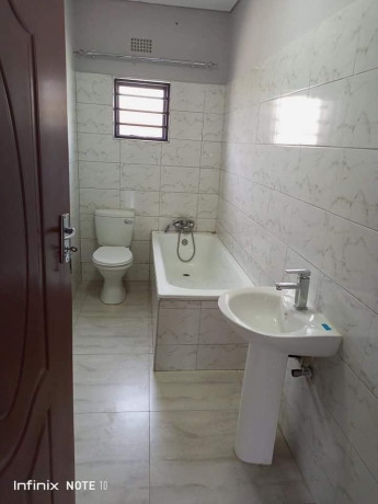 3-bedroom-semi-detached-house-for-rent-in-meanwood-ndeke-big-1