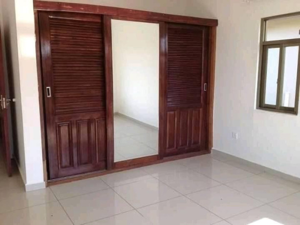 2-bedroom-flat-for-rent-in-makeni-bonaventure-big-5