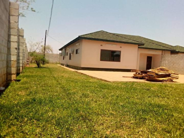 3-bedroom-flat-for-rent-in-lilayi-big-0