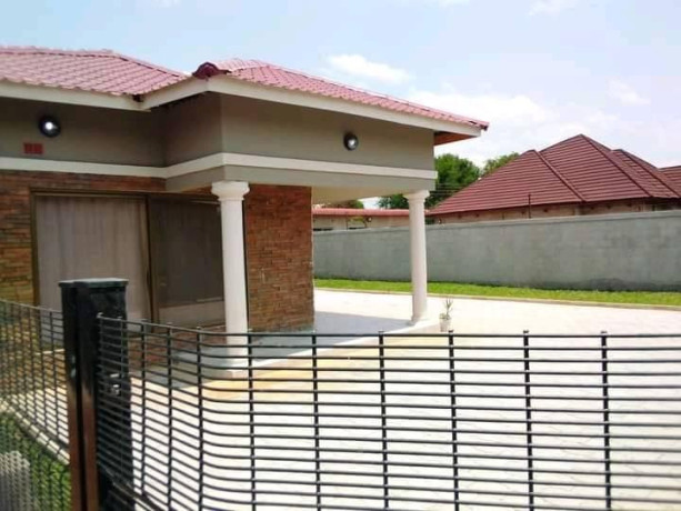 2-bedroom-flat-for-rent-in-meanwood-ibex-big-0