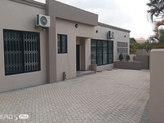 lovely-and-spacious-3-bedroom-flat-for-rent-in-roma