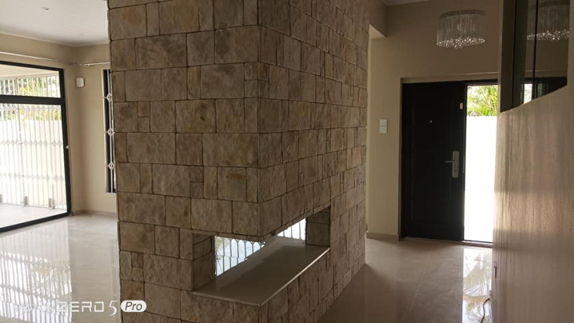 lovely-and-spacious-3-bedroom-flat-for-rent-in-roma-big-6