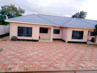 3-bedroom-flat-for-rent-in-woodlands-chalala