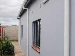 3-bedroom-semi-detached-flat-for-rent-in-ibex-hill