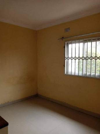 2-bedroom-flat-for-rent-in-kabulonga-big-3