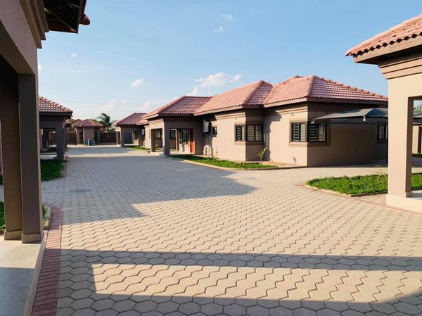 3-bedroom-flat-for-rent-in-new-kasama-big-0