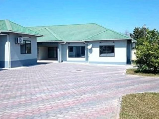 3-bedroom-flat-for-rent-in-ibex-hill