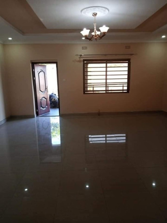 2-bedroom-flat-for-rent-in-kabulonga-big-5