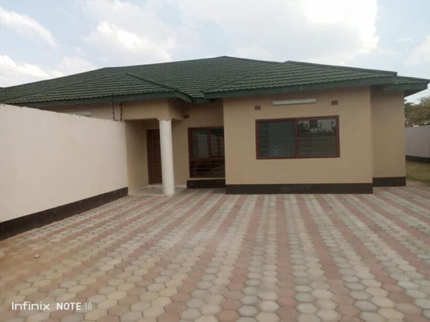 3-bedroom-flat-for-rent-in-sandys-creations-big-7