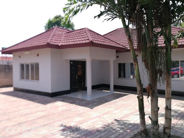 3-bedroom-standalone-house-for-rent-in-rhodespark-big-2