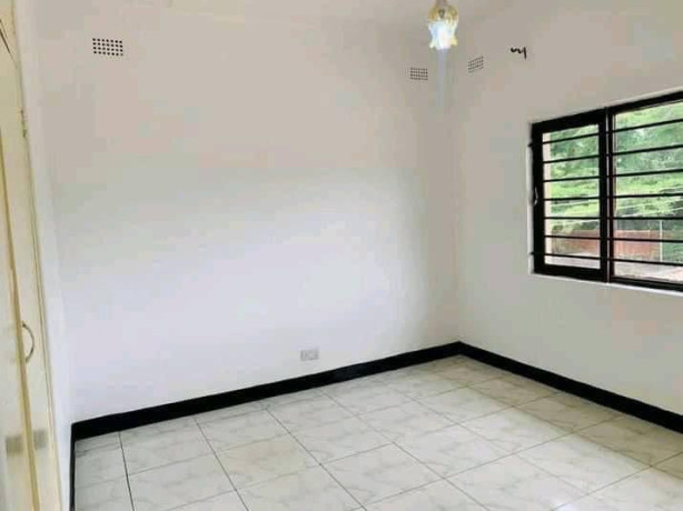 2-bedroom-flat-for-rent-in-rhodespark-big-2