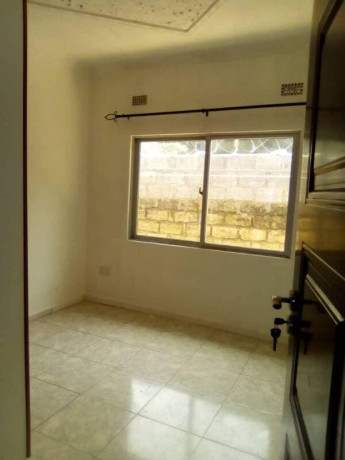 3-bedroom-flat-for-rent-in-rhodespark-big-6