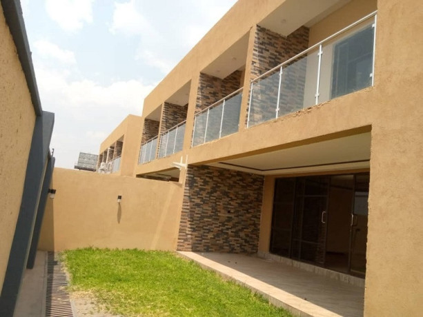 3-bedroom-modern-flat-for-rent-in-woodlands-big-2