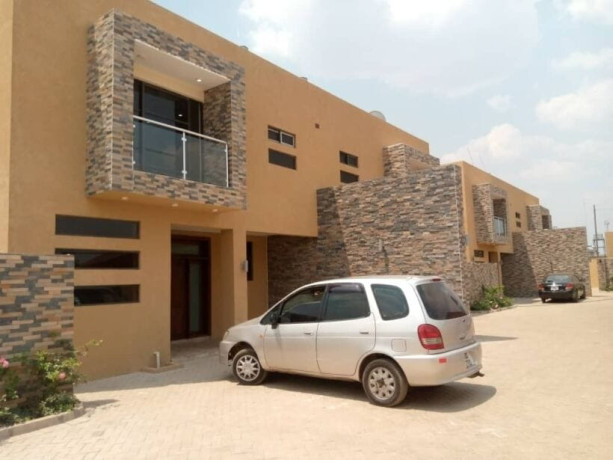 3-bedroom-modern-flat-for-rent-in-woodlands-big-4