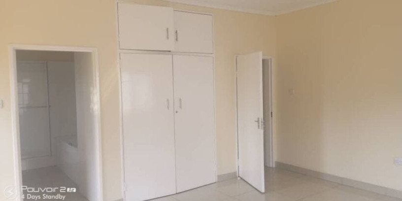 2-bedroom-flat-for-rent-in-roma-big-2