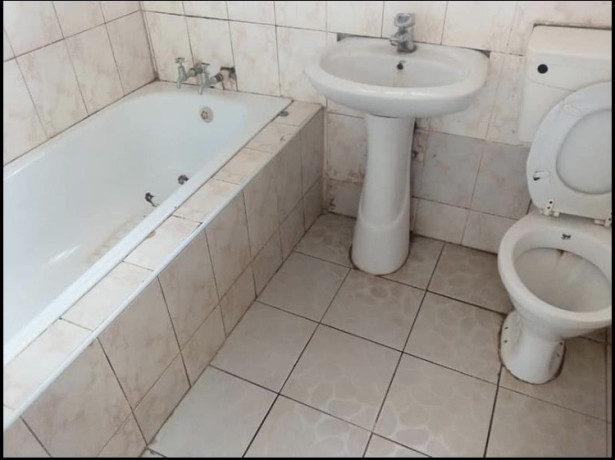 3-bedroom-house-for-sale-in-chalala-big-4