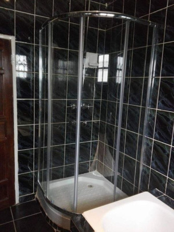 neat-3-bedroom-flats-for-rent-in-roma-big-5