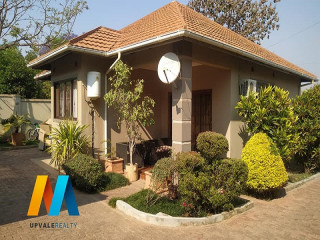 3-bedroom-fully-furnished-apartment-for-rent-in-chudleigh