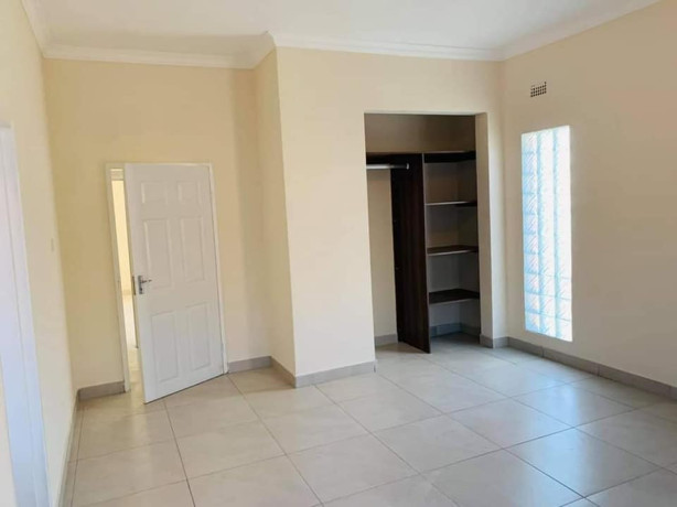 2-bedroom-flat-for-rent-in-ibex-meanwood-big-3