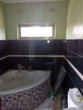 3-bedroom-flat-for-rent-in-chalala-big-4