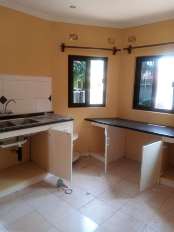 3-bedroom-flat-for-rent-in-kabulonga-big-4
