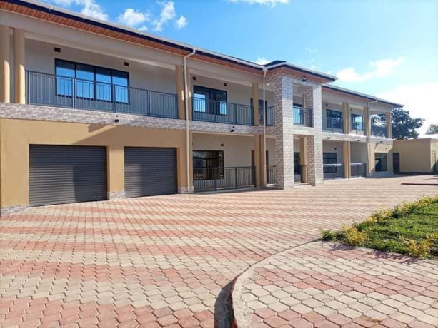 stunning-7-bedroom-apartment-in-meanwood-ibex-big-0