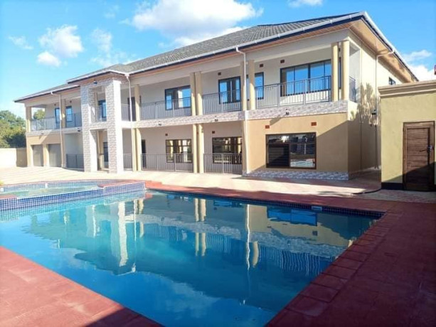 stunning-7-bedroom-apartment-in-meanwood-ibex-big-3