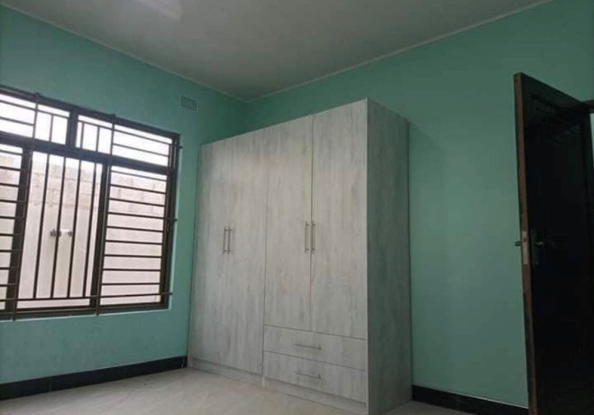 3-bedroom-flat-for-rent-in-chalala-big-4