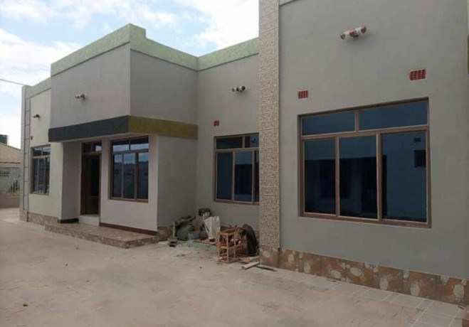 3-bedroom-flat-for-rent-in-chalala-big-6