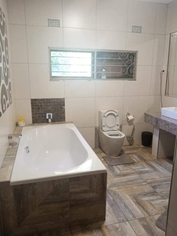 3-bedroom-flat-for-rent-in-makeni-big-7