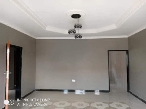 3-bedroom-flat-for-rent-in-chalala-big-3