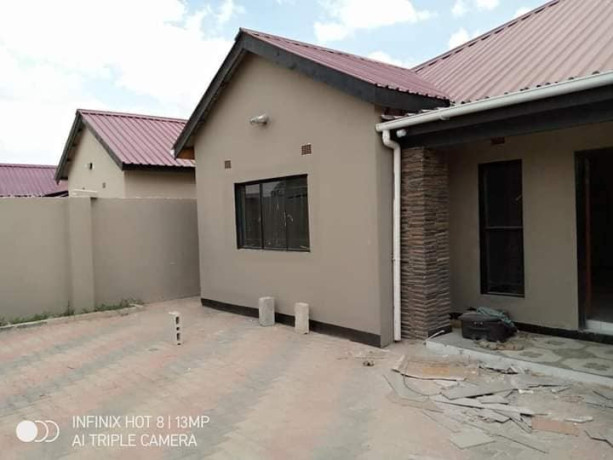 3-bedroom-flat-for-rent-in-chalala-big-4