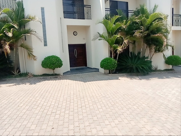 neat-three-bedroom-flat-for-rent-in-ibex-hill-big-1