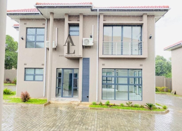 4-bedroom-townhouse-for-rent-in-sunningdale-big-0