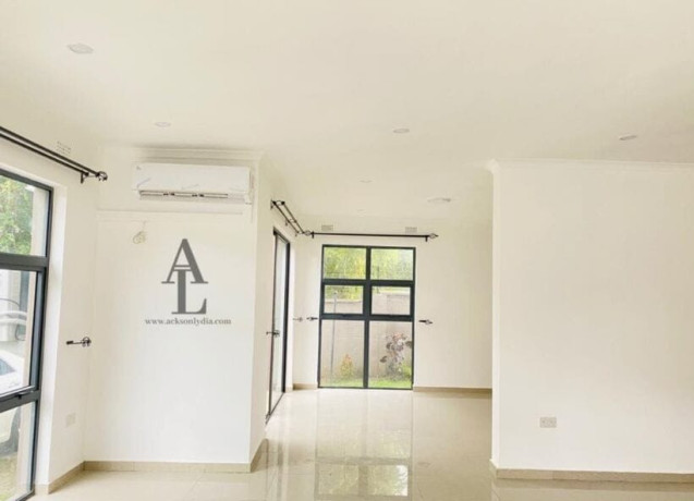 4-bedroom-townhouse-for-rent-in-sunningdale-big-3