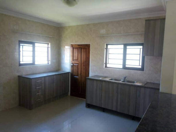 3-bedroom-flat-for-rent-in-lilayi-big-2