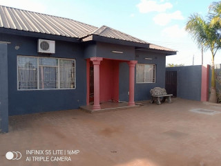 2-bedroom-flat-for-rent-in-lilayi