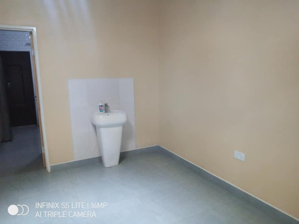 3-bedroom-flat-for-rent-in-chalala-big-2