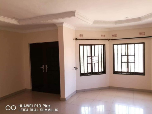 2-bedroom-flat-for-rent-in-silverest-big-5