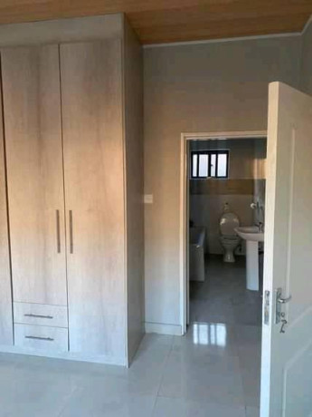 2-bedroom-flat-for-rent-in-chalala-big-8
