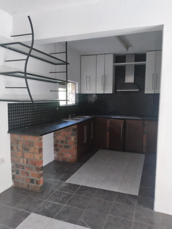 3-bedroom-flat-for-rent-in-rhodespark-big-2