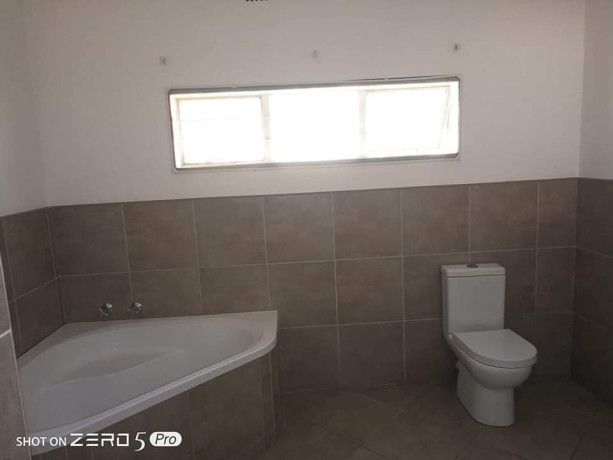 3-bedroom-standalone-house-for-rent-in-roma-big-2