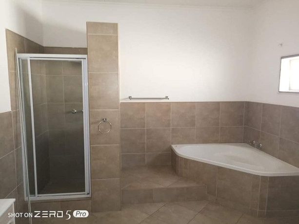 3-bedroom-standalone-house-for-rent-in-roma-big-4