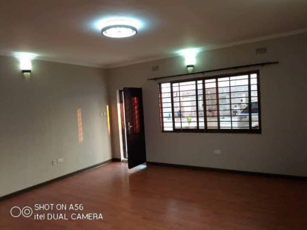 3-bedroom-flat-for-rent-in-makeni-big-5